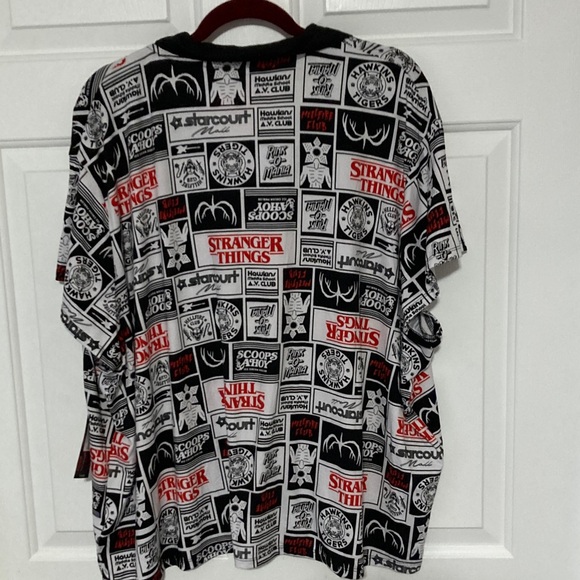 Netflix Stranger Things  2 piece pajama set. - Picture 5 of 10